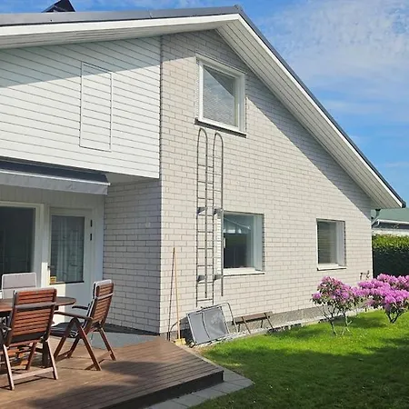 Spacious 4-bedroom House In アパート