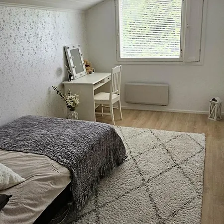 アパート Spacious 4-bedroom House In *