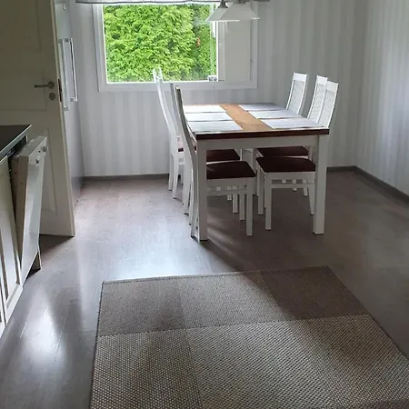 Spacious 4-bedroom House In * ポリ